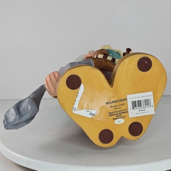 Williraye Studio Christmas Comfort Santa Figurine Holding Cat In PJs 2005 WW2540 - Picture 6 of 8